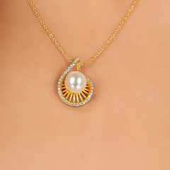 Shimmering Pearl Pendant With Chain, Hallmarked 925 Sterling Silver sterlyn 925